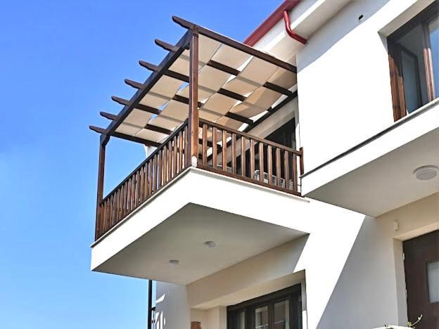 לריסוס La Mer Luxury Apartments מראה חיצוני תמונה